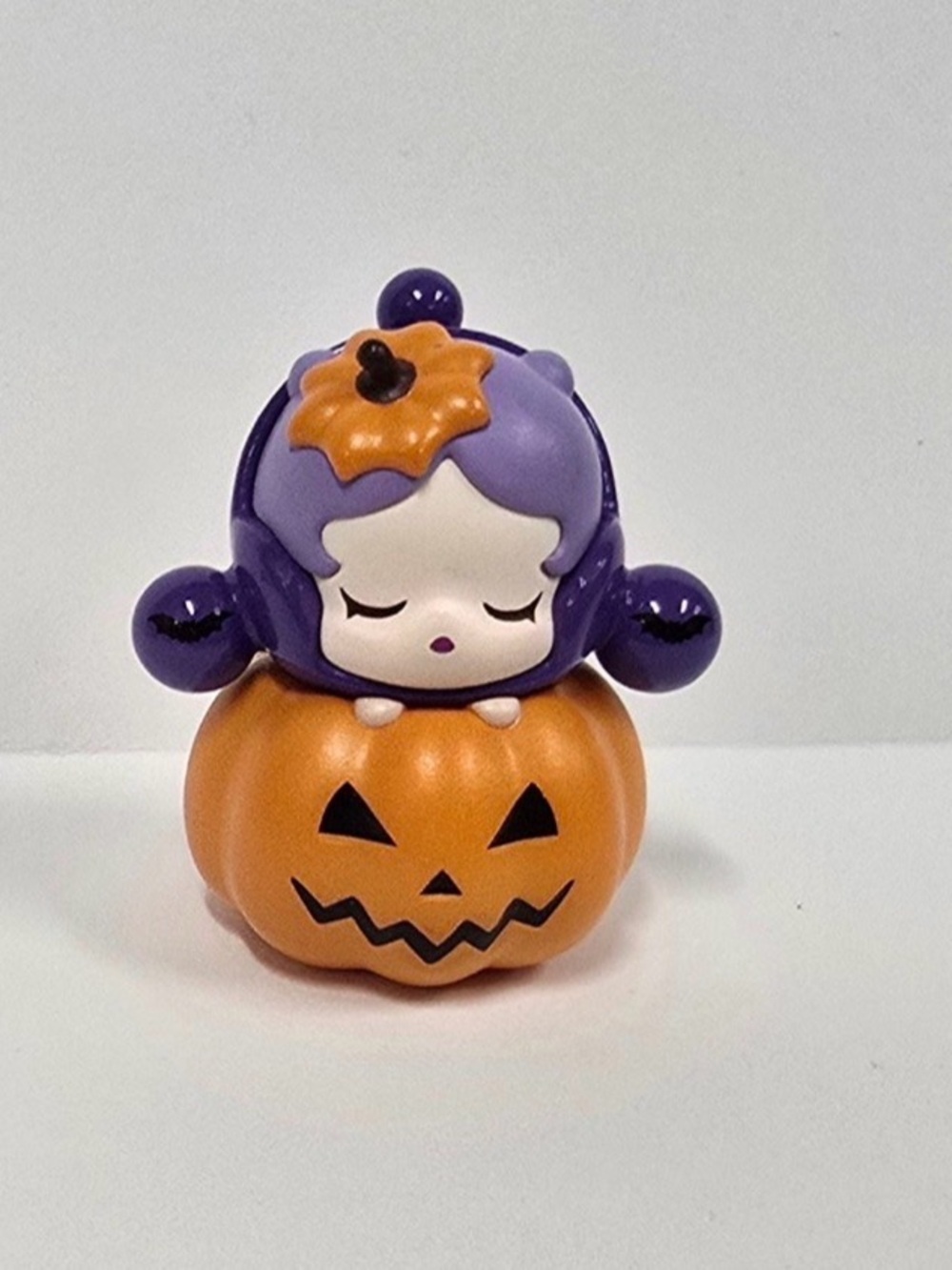 Skullpanda Halloween Pop Bean. 🎃 (2/$19)